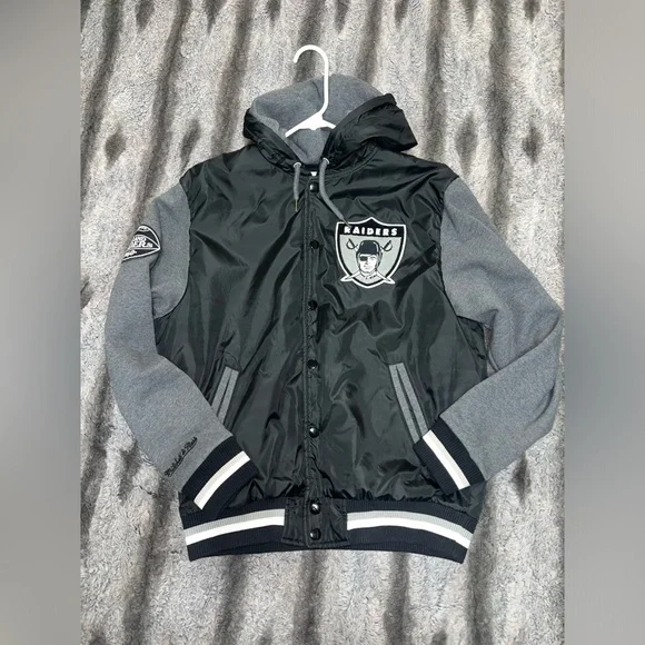 Oakland/ Las Vegas Raiders Throwback Bomber Jacket - Picture 2 of 6